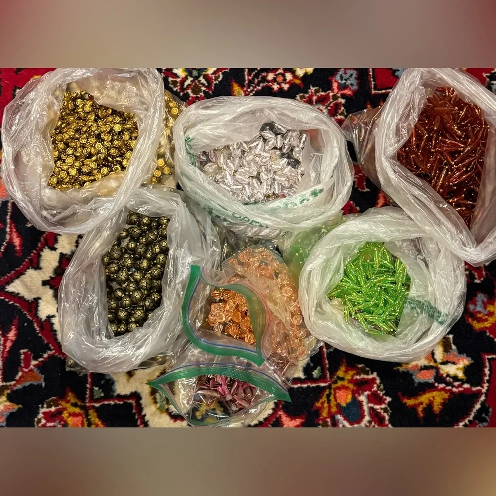 Bulk of handmade beaded blooms - Picture 2 of 10